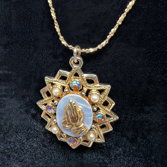 Vintage 12k GF Praying Hands Pendant Necklace - Picture 3 of 5